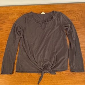 Gray long sleeve shirt